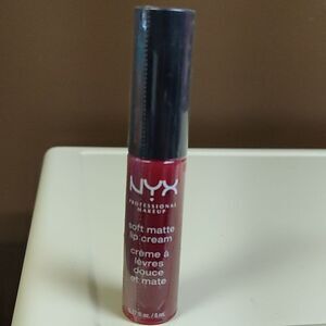NWT "Madrid" Nyx Professional Makeup Soft Matte Lip Cream